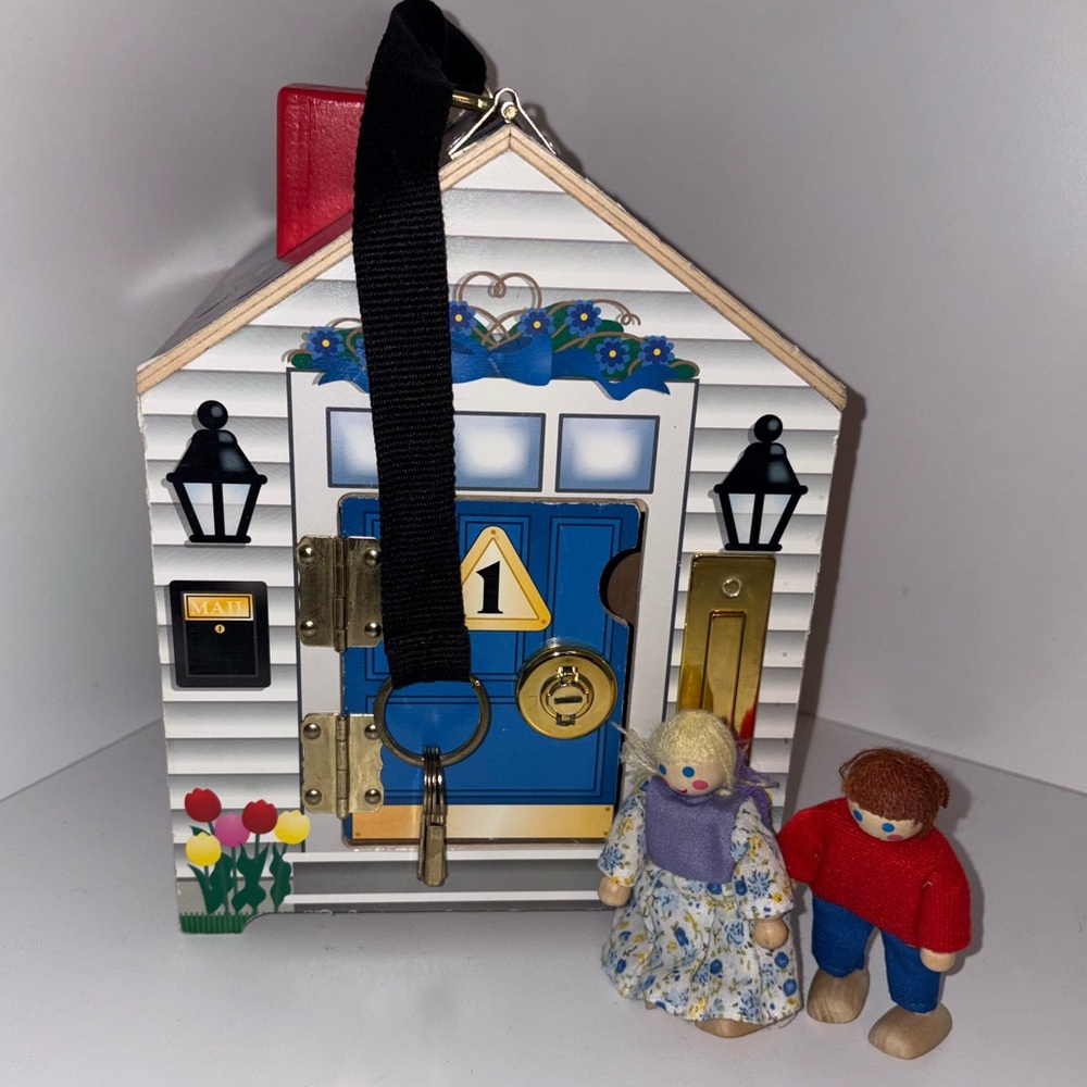 Melissa & Doug Wooden Doorbell House with 4 Keys Take-Along